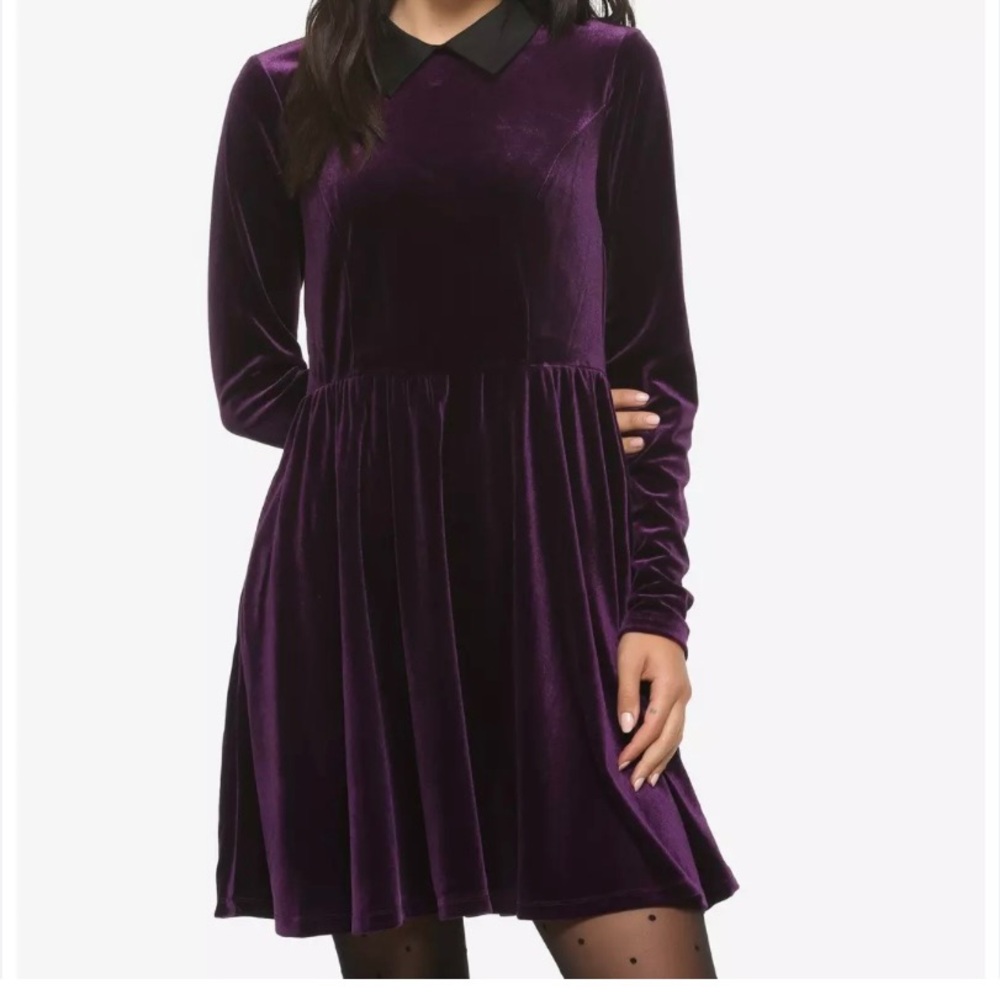 Hot Topic Velvet Dress Women’s 5/5X Purple Black Collar Long Sleeve Whimsigoth